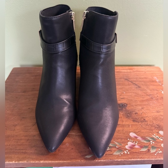 New Kenneth Cole Emmie Wedge Black Leather Booties Women's Sz 7 Med. Width - Picture 5 of 12